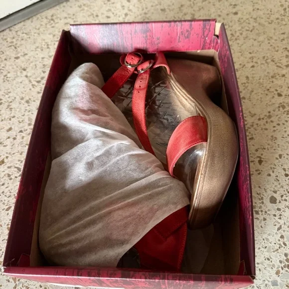 The Jafa 3-Strap Ankle Wedge Sandal in Red. Leather uppers - Picture 11 of 12